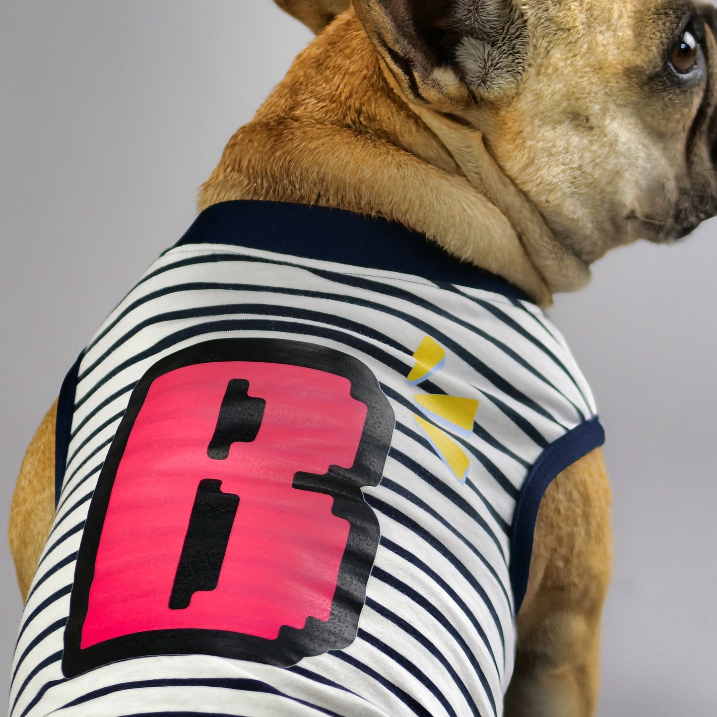 でかいBのタンクトップ【ブヒandボーダーズ】